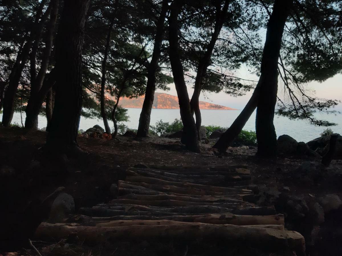 The Sea Cave Camping Himare Esterno foto